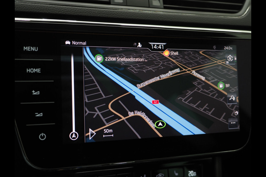 Škoda Superb Combi 1.4 TSI iV Sportline 218PK | Panoramadak | Trekhaak | Sportstoelen | Camera | Keyless | Carplay Škoda Superb Combi 1.4 TSI iV Sportline 218PK | Panoramadak | Trekhaak | Sportstoelen | Camera | Keyless | Carplay