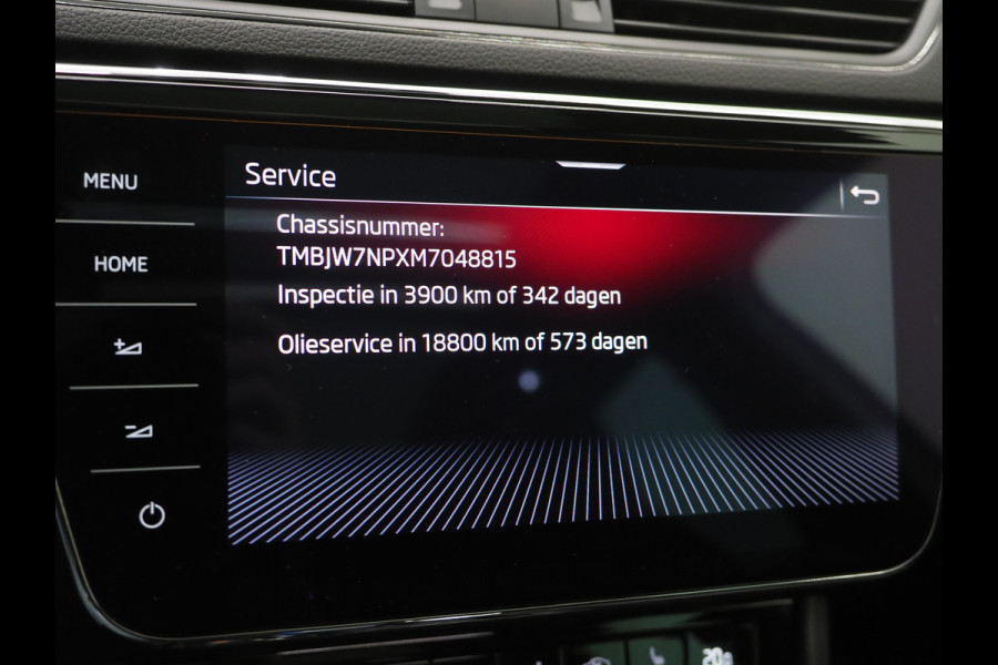 Škoda Superb Combi 1.4 TSI iV Sportline 218PK | Panoramadak | Trekhaak | Sportstoelen | Camera | Keyless | Carplay Škoda Superb Combi 1.4 TSI iV Sportline 218PK | Panoramadak | Trekhaak | Sportstoelen | Camera | Keyless | Carplay