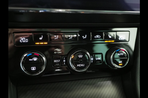 Škoda Superb Combi 1.4 TSI iV Sportline 218PK | Panoramadak | Trekhaak | Sportstoelen | Camera | Keyless | Carplay Škoda Superb Combi 1.4 TSI iV Sportline 218PK | Panoramadak | Trekhaak | Sportstoelen | Camera | Keyless | Carplay