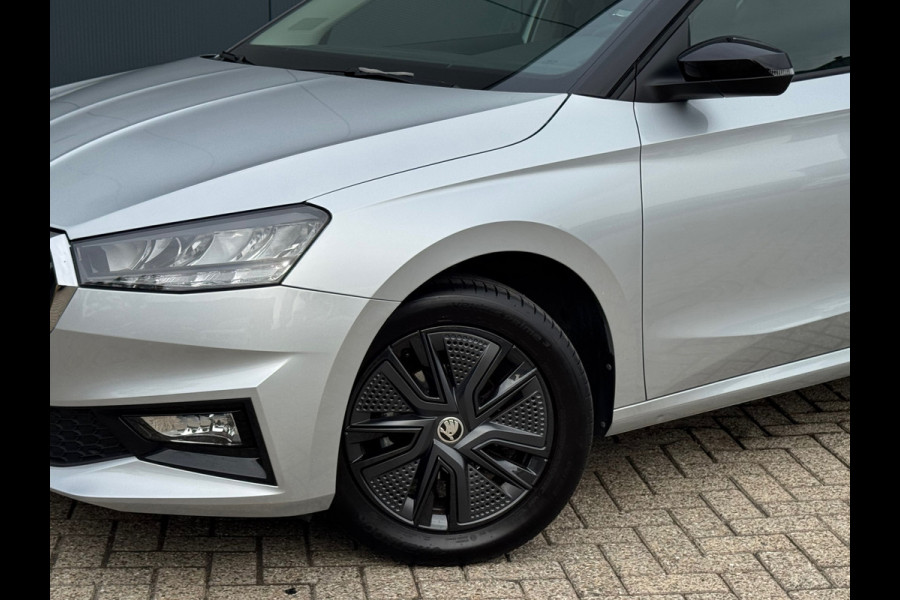 Škoda Fabia 1.0 MPI Ambition * Carplay * Parkeersensoren * Cruise Control Škoda Fabia 1.0 MPI Ambition * Carplay * Parkeersensoren * Cruise Control