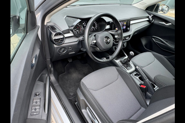 Škoda Fabia 1.0 MPI Ambition * Carplay * Parkeersensoren * Cruise Control Škoda Fabia 1.0 MPI Ambition * Carplay * Parkeersensoren * Cruise Control