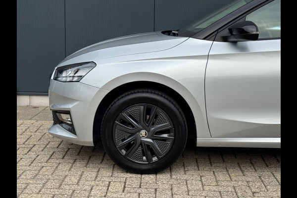 Škoda Fabia 1.0 MPI Ambition * Carplay * Parkeersensoren * Cruise Control Škoda Fabia 1.0 MPI Ambition * Carplay * Parkeersensoren * Cruise Control