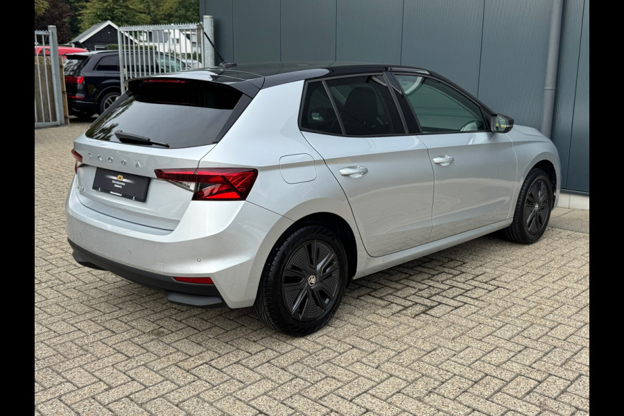Škoda Fabia 1.0 MPI Ambition * Carplay * Parkeersensoren * Cruise Control Škoda Fabia 1.0 MPI Ambition * Carplay * Parkeersensoren * Cruise Control