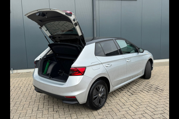 Škoda Fabia 1.0 MPI Ambition * Carplay * Parkeersensoren * Cruise Control Škoda Fabia 1.0 MPI Ambition * Carplay * Parkeersensoren * Cruise Control