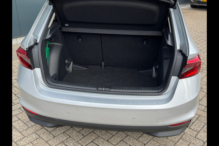 Škoda Fabia 1.0 MPI Ambition * Carplay * Parkeersensoren * Cruise Control Škoda Fabia 1.0 MPI Ambition * Carplay * Parkeersensoren * Cruise Control
