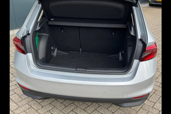 Škoda Fabia 1.0 MPI Ambition * Carplay * Parkeersensoren * Cruise Control Škoda Fabia 1.0 MPI Ambition * Carplay * Parkeersensoren * Cruise Control