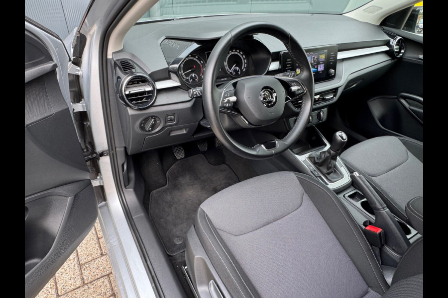 Škoda Fabia 1.0 MPI Ambition * Carplay * Parkeersensoren * Cruise Control Škoda Fabia 1.0 MPI Ambition * Carplay * Parkeersensoren * Cruise Control