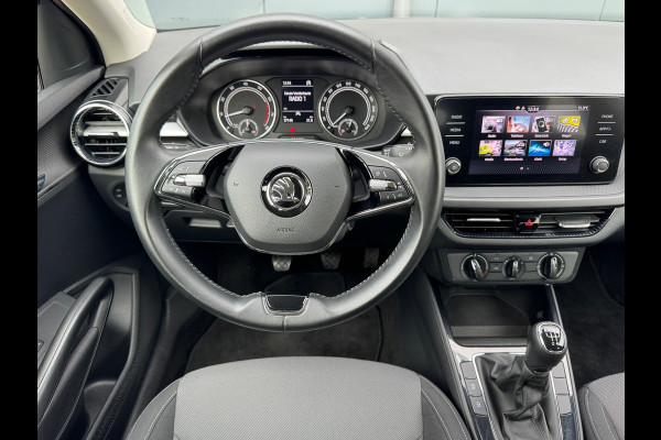 Škoda Fabia 1.0 MPI Ambition * Carplay * Parkeersensoren * Cruise Control Škoda Fabia 1.0 MPI Ambition * Carplay * Parkeersensoren * Cruise Control