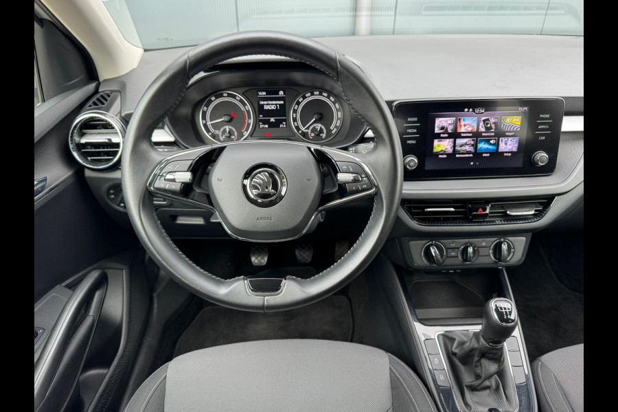 Škoda Fabia 1.0 MPI Ambition * Carplay * Parkeersensoren * Cruise Control Škoda Fabia 1.0 MPI Ambition * Carplay * Parkeersensoren * Cruise Control