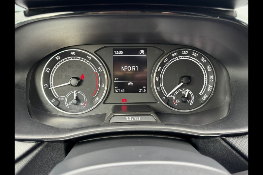 Škoda Fabia 1.0 MPI Ambition * Carplay * Parkeersensoren * Cruise Control Škoda Fabia 1.0 MPI Ambition * Carplay * Parkeersensoren * Cruise Control