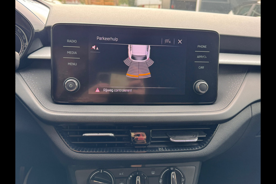 Škoda Fabia 1.0 MPI Ambition * Carplay * Parkeersensoren * Cruise Control Škoda Fabia 1.0 MPI Ambition * Carplay * Parkeersensoren * Cruise Control