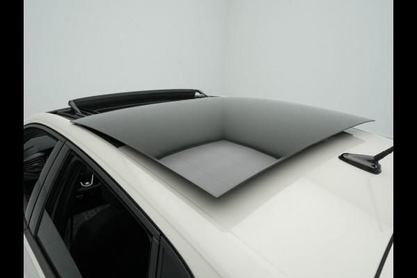 Volkswagen Polo 1.0 TSI 95 5MT R-Line Edition Telefoon draadloos oplaadbaar (Wireless Charging) Volkswagen Polo 1.0 TSI 95 5MT R-Line Edition Telefoon draadloos oplaadbaar (Wireless Charging)