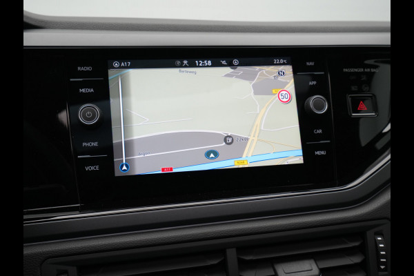 Volkswagen Polo 1.0 TSI 95 5MT R-Line Edition Telefoon draadloos oplaadbaar (Wireless Charging) Volkswagen Polo 1.0 TSI 95 5MT R-Line Edition Telefoon draadloos oplaadbaar (Wireless Charging)