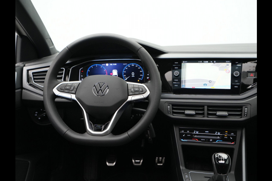 Volkswagen Polo 1.0 TSI 95 5MT R-Line Edition Telefoon draadloos oplaadbaar (Wireless Charging) Volkswagen Polo 1.0 TSI 95 5MT R-Line Edition Telefoon draadloos oplaadbaar (Wireless Charging)