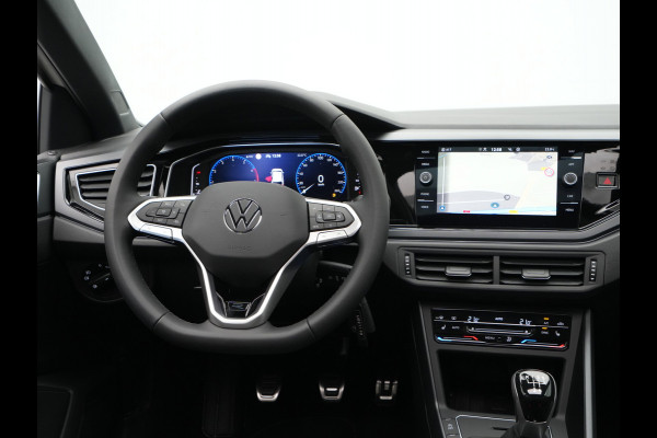 Volkswagen Polo 1.0 TSI 95 5MT R-Line Edition Telefoon draadloos oplaadbaar (Wireless Charging) Volkswagen Polo 1.0 TSI 95 5MT R-Line Edition Telefoon draadloos oplaadbaar (Wireless Charging)