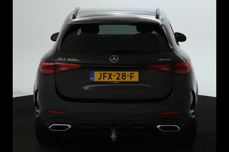 Mercedes-Benz GLC 300 e 4MATIC AMG Plug-In Hybride | AMG Line | Night Pakket | Trekhaak | Alarm Klasse 3 | Distronic | Memory Voorstoelen | Stuur en Stoelverwarming. Inclusief 24 maanden MB Certified garantie voor Europa. Mercedes-Benz GLC 300 e 4MATIC AMG Plug-In Hybride | AMG Line | Night Pakket | Trekhaak | Alarm Klasse 3 | Distronic | Memory Voorstoelen | Stuur en Stoelverwarming. Inclusief 24 maanden MB Certified garantie voor Europa.