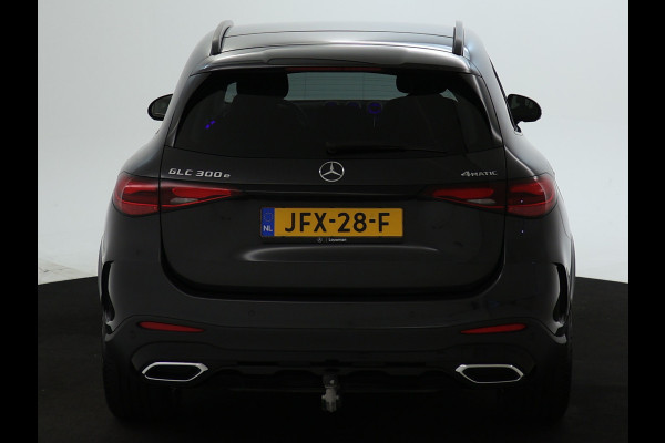 Mercedes-Benz GLC 300 e 4MATIC AMG Plug-In Hybride | AMG Line | Night Pakket | Trekhaak | Alarm Klasse 3 | Distronic | Memory Voorstoelen | Stuur en Stoelverwarming. Inclusief 24 maanden MB Certified garantie voor Europa. Mercedes-Benz GLC 300 e 4MATIC AMG Plug-In Hybride | AMG Line | Night Pakket | Trekhaak | Alarm Klasse 3 | Distronic | Memory Voorstoelen | Stuur en Stoelverwarming. Inclusief 24 maanden MB Certified garantie voor Europa.
