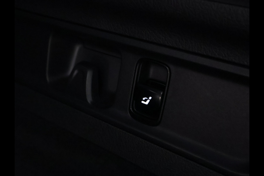 Mercedes-Benz GLC 300 e 4MATIC AMG Plug-In Hybride | AMG Line | Night Pakket | Trekhaak | Alarm Klasse 3 | Distronic | Memory Voorstoelen | Stuur en Stoelverwarming. Inclusief 24 maanden MB Certified garantie voor Europa. Mercedes-Benz GLC 300 e 4MATIC AMG Plug-In Hybride | AMG Line | Night Pakket | Trekhaak | Alarm Klasse 3 | Distronic | Memory Voorstoelen | Stuur en Stoelverwarming. Inclusief 24 maanden MB Certified garantie voor Europa.