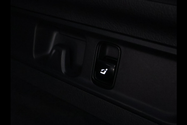 Mercedes-Benz GLC 300 e 4MATIC AMG Plug-In Hybride | AMG Line | Night Pakket | Trekhaak | Alarm Klasse 3 | Distronic | Memory Voorstoelen | Stuur en Stoelverwarming. Inclusief 24 maanden MB Certified garantie voor Europa. Mercedes-Benz GLC 300 e 4MATIC AMG Plug-In Hybride | AMG Line | Night Pakket | Trekhaak | Alarm Klasse 3 | Distronic | Memory Voorstoelen | Stuur en Stoelverwarming. Inclusief 24 maanden MB Certified garantie voor Europa.