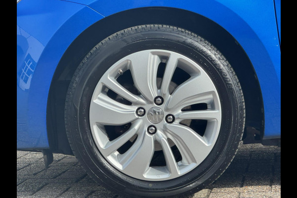 Suzuki Swift 1.2 Select Airco Achteruitrijcamera Apple Carplay Android Auto DAB Bluetooth Verwarmbare buitenspiegels