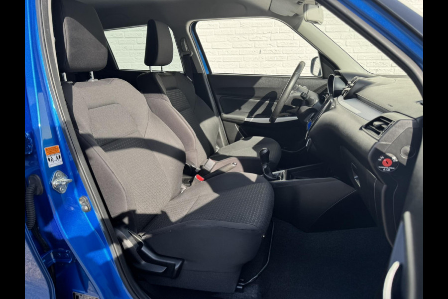 Suzuki Swift 1.2 Select Airco Achteruitrijcamera Apple Carplay Android Auto DAB Bluetooth Verwarmbare buitenspiegels