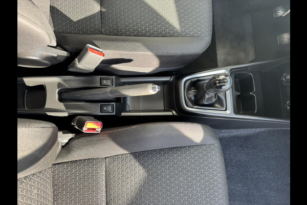Suzuki Swift 1.2 Select Airco Achteruitrijcamera Apple Carplay Android Auto DAB Bluetooth Verwarmbare buitenspiegels