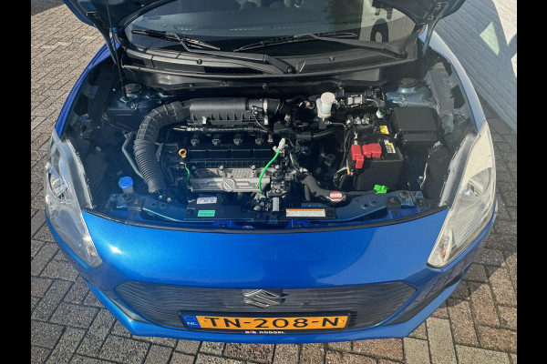 Suzuki Swift 1.2 Select Airco Achteruitrijcamera Apple Carplay Android Auto DAB Bluetooth Verwarmbare buitenspiegels