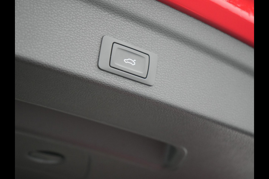 Audi Q3 Sportback 45 TFSI e S Line Plug In Hybrid 245pk Dealer O.H PHEV | Panodak | Adaptive Cruise | Lederen Sportstoelen Memory & Verwarmd | Sfeerverlichting | Camera | Virtual | Blis | Navigatie | DAB |