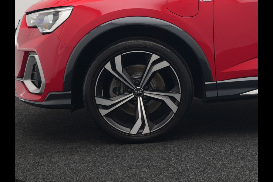 Audi Q3 Sportback 45 TFSI e S Line Plug In Hybrid 245pk Dealer O.H PHEV | Panodak | Adaptive Cruise | Lederen Sportstoelen Memory & Verwarmd | Sfeerverlichting | Camera | Virtual | Blis | Navigatie | DAB |