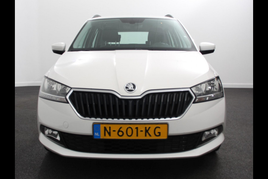 Škoda Fabia Combi 1.0 TSI Automaat Business Edition | Trekhaak | Navigatie | Apple Carplay/Android Auto | Parkeersensoren achter | Stoelverwarming | Cruise Control | Airco | | Lichtmetalen velgen