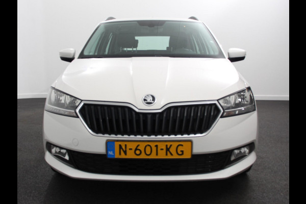Škoda Fabia Combi 1.0 TSI Automaat Business Edition | Trekhaak | Navigatie | Apple Carplay/Android Auto | Parkeersensoren achter | Stoelverwarming | Cruise Control | Airco | | Lichtmetalen velgen