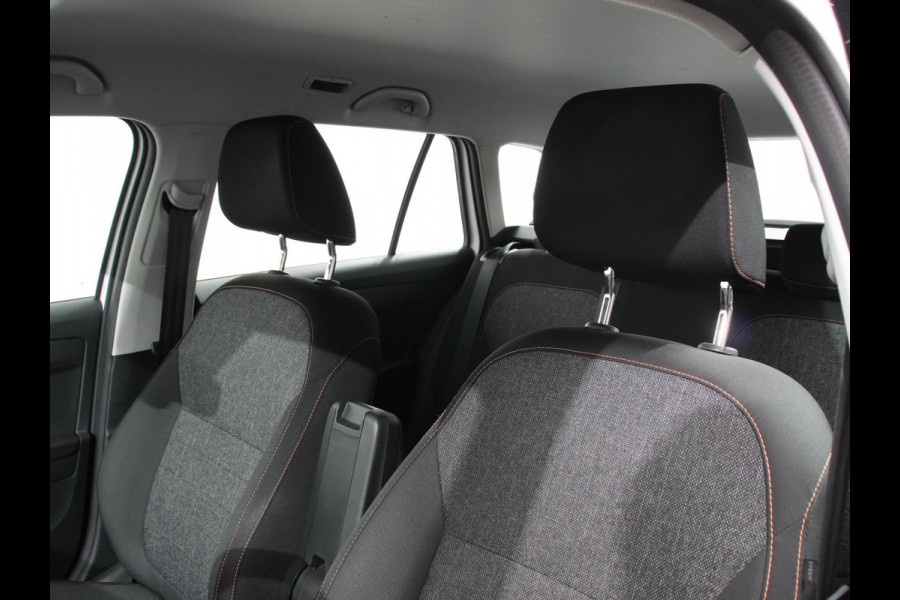 Škoda Fabia Combi 1.0 TSI Automaat Business Edition | Trekhaak | Navigatie | Apple Carplay/Android Auto | Parkeersensoren achter | Stoelverwarming | Cruise Control | Airco | | Lichtmetalen velgen