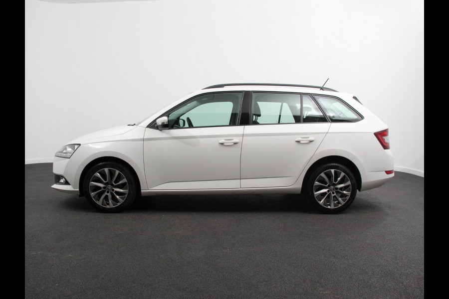 Škoda Fabia Combi 1.0 TSI Automaat Business Edition | Trekhaak | Navigatie | Apple Carplay/Android Auto | Parkeersensoren achter | Stoelverwarming | Cruise Control | Airco | | Lichtmetalen velgen