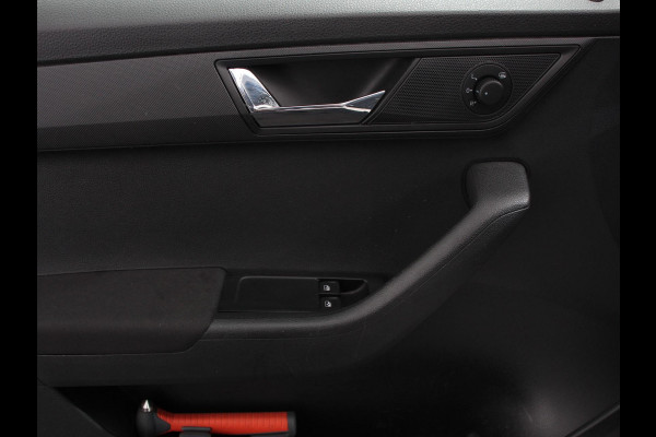 Škoda Fabia Combi 1.0 TSI Automaat Business Edition | Trekhaak | Navigatie | Apple Carplay/Android Auto | Parkeersensoren achter | Stoelverwarming | Cruise Control | Airco | | Lichtmetalen velgen