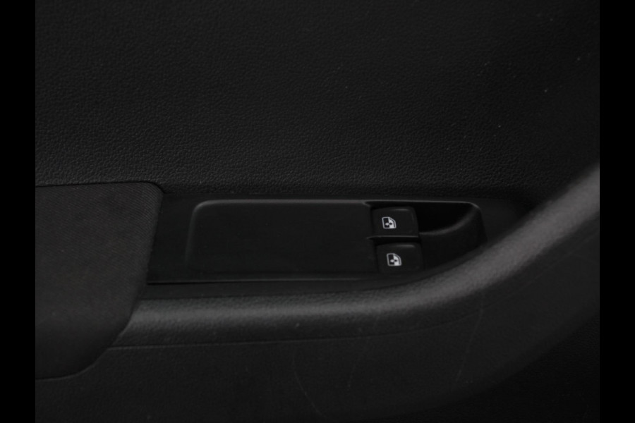 Škoda Fabia Combi 1.0 TSI Automaat Business Edition | Trekhaak | Navigatie | Apple Carplay/Android Auto | Parkeersensoren achter | Stoelverwarming | Cruise Control | Airco | | Lichtmetalen velgen