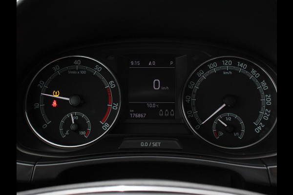 Škoda Fabia Combi 1.0 TSI Automaat Business Edition | Trekhaak | Navigatie | Apple Carplay/Android Auto | Parkeersensoren achter | Stoelverwarming | Cruise Control | Airco | | Lichtmetalen velgen