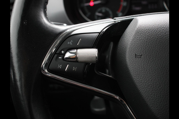 Škoda Fabia Combi 1.0 TSI Automaat Business Edition | Trekhaak | Navigatie | Apple Carplay/Android Auto | Parkeersensoren achter | Stoelverwarming | Cruise Control | Airco | | Lichtmetalen velgen