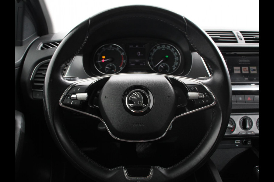 Škoda Fabia Combi 1.0 TSI Automaat Business Edition | Trekhaak | Navigatie | Apple Carplay/Android Auto | Parkeersensoren achter | Stoelverwarming | Cruise Control | Airco | | Lichtmetalen velgen