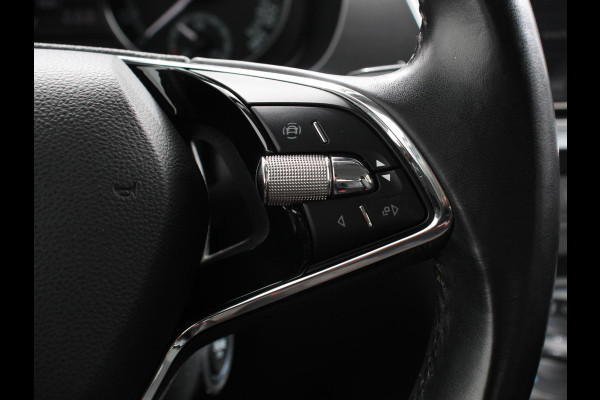 Škoda Fabia Combi 1.0 TSI Automaat Business Edition | Trekhaak | Navigatie | Apple Carplay/Android Auto | Parkeersensoren achter | Stoelverwarming | Cruise Control | Airco | | Lichtmetalen velgen