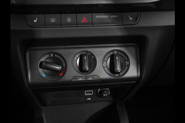 Škoda Fabia Combi 1.0 TSI Automaat Business Edition | Trekhaak | Navigatie | Apple Carplay/Android Auto | Parkeersensoren achter | Stoelverwarming | Cruise Control | Airco | | Lichtmetalen velgen