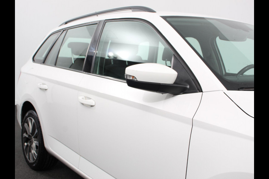 Škoda Fabia Combi 1.0 TSI Automaat Business Edition | Trekhaak | Navigatie | Apple Carplay/Android Auto | Parkeersensoren achter | Stoelverwarming | Cruise Control | Airco | | Lichtmetalen velgen