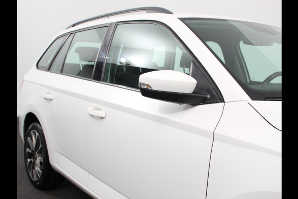 Škoda Fabia Combi 1.0 TSI Automaat Business Edition | Trekhaak | Navigatie | Apple Carplay/Android Auto | Parkeersensoren achter | Stoelverwarming | Cruise Control | Airco | | Lichtmetalen velgen