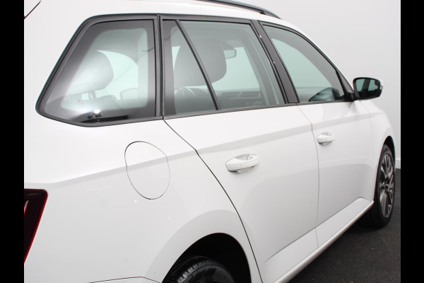 Škoda Fabia Combi 1.0 TSI Automaat Business Edition | Trekhaak | Navigatie | Apple Carplay/Android Auto | Parkeersensoren achter | Stoelverwarming | Cruise Control | Airco | | Lichtmetalen velgen