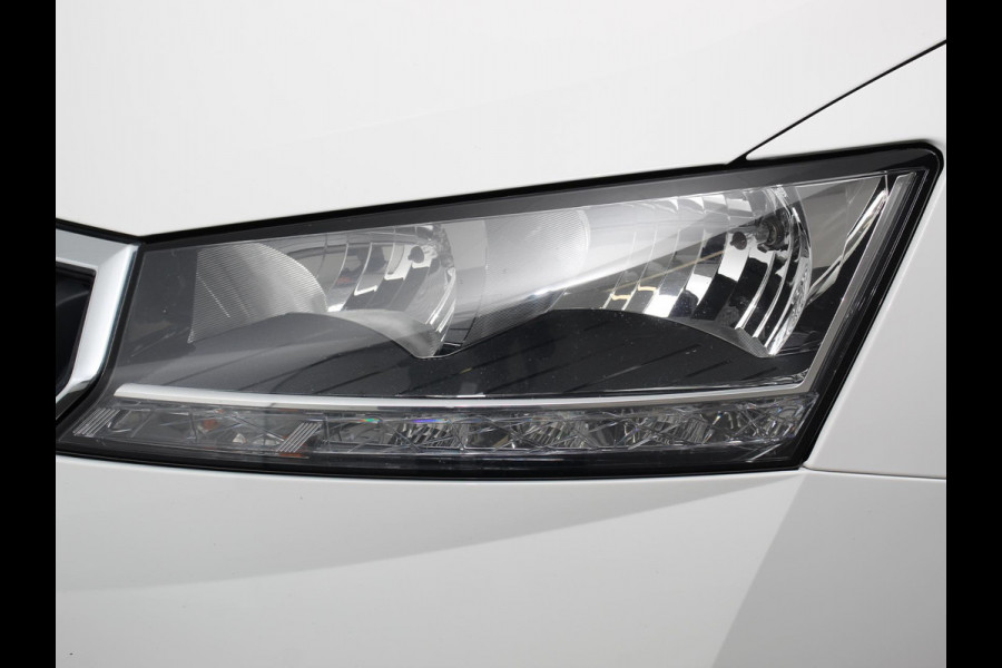 Škoda Fabia Combi 1.0 TSI Automaat Business Edition | Trekhaak | Navigatie | Apple Carplay/Android Auto | Parkeersensoren achter | Stoelverwarming | Cruise Control | Airco | | Lichtmetalen velgen