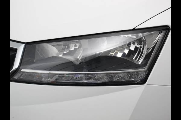 Škoda Fabia Combi 1.0 TSI Automaat Business Edition | Trekhaak | Navigatie | Apple Carplay/Android Auto | Parkeersensoren achter | Stoelverwarming | Cruise Control | Airco | | Lichtmetalen velgen