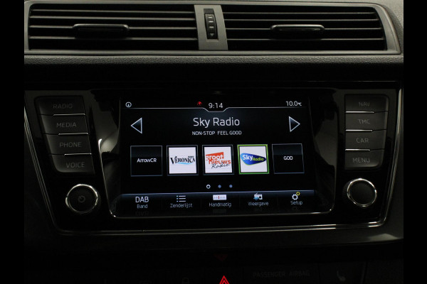 Škoda Fabia Combi 1.0 TSI Automaat Business Edition | Trekhaak | Navigatie | Apple Carplay/Android Auto | Parkeersensoren achter | Stoelverwarming | Cruise Control | Airco | | Lichtmetalen velgen