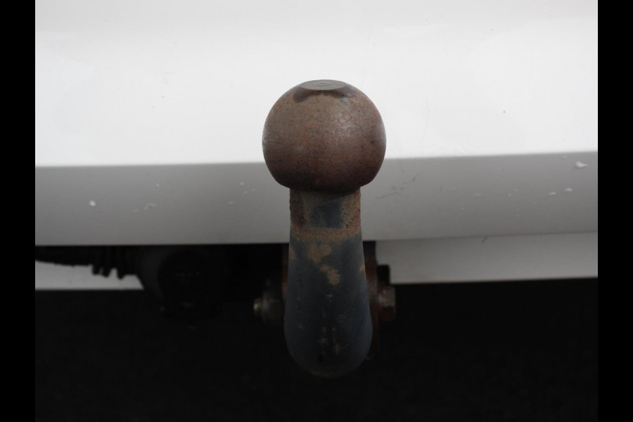 Škoda Fabia Combi 1.0 TSI Automaat Business Edition | Trekhaak | Navigatie | Apple Carplay/Android Auto | Parkeersensoren achter | Stoelverwarming | Cruise Control | Airco | | Lichtmetalen velgen