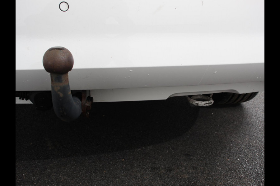 Škoda Fabia Combi 1.0 TSI Automaat Business Edition | Trekhaak | Navigatie | Apple Carplay/Android Auto | Parkeersensoren achter | Stoelverwarming | Cruise Control | Airco | | Lichtmetalen velgen