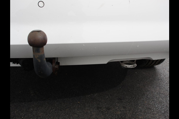 Škoda Fabia Combi 1.0 TSI Automaat Business Edition | Trekhaak | Navigatie | Apple Carplay/Android Auto | Parkeersensoren achter | Stoelverwarming | Cruise Control | Airco | | Lichtmetalen velgen