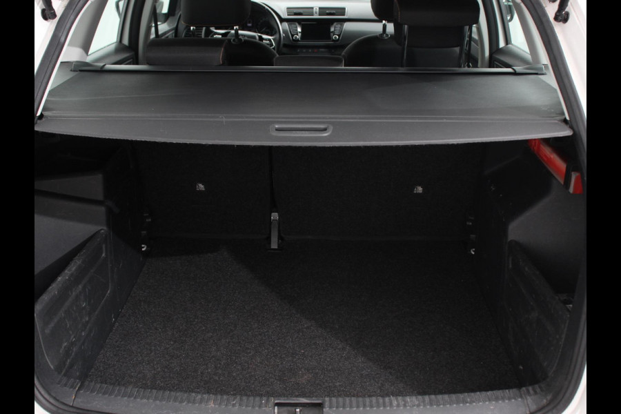 Škoda Fabia Combi 1.0 TSI Automaat Business Edition | Trekhaak | Navigatie | Apple Carplay/Android Auto | Parkeersensoren achter | Stoelverwarming | Cruise Control | Airco | | Lichtmetalen velgen